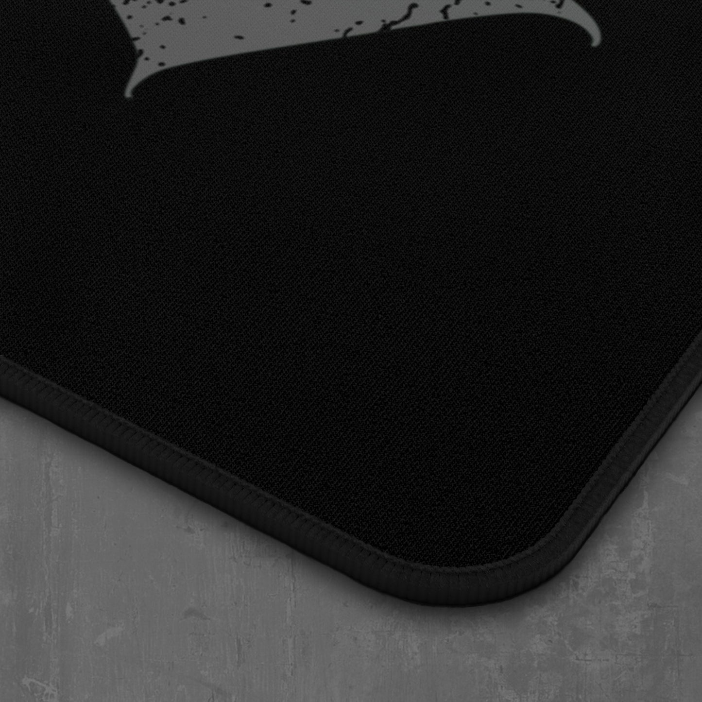 BANSHEE SKULL DESK MAT