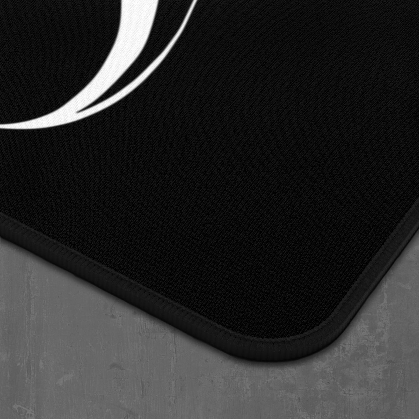 BANSHEE CHAIN DESK MAT