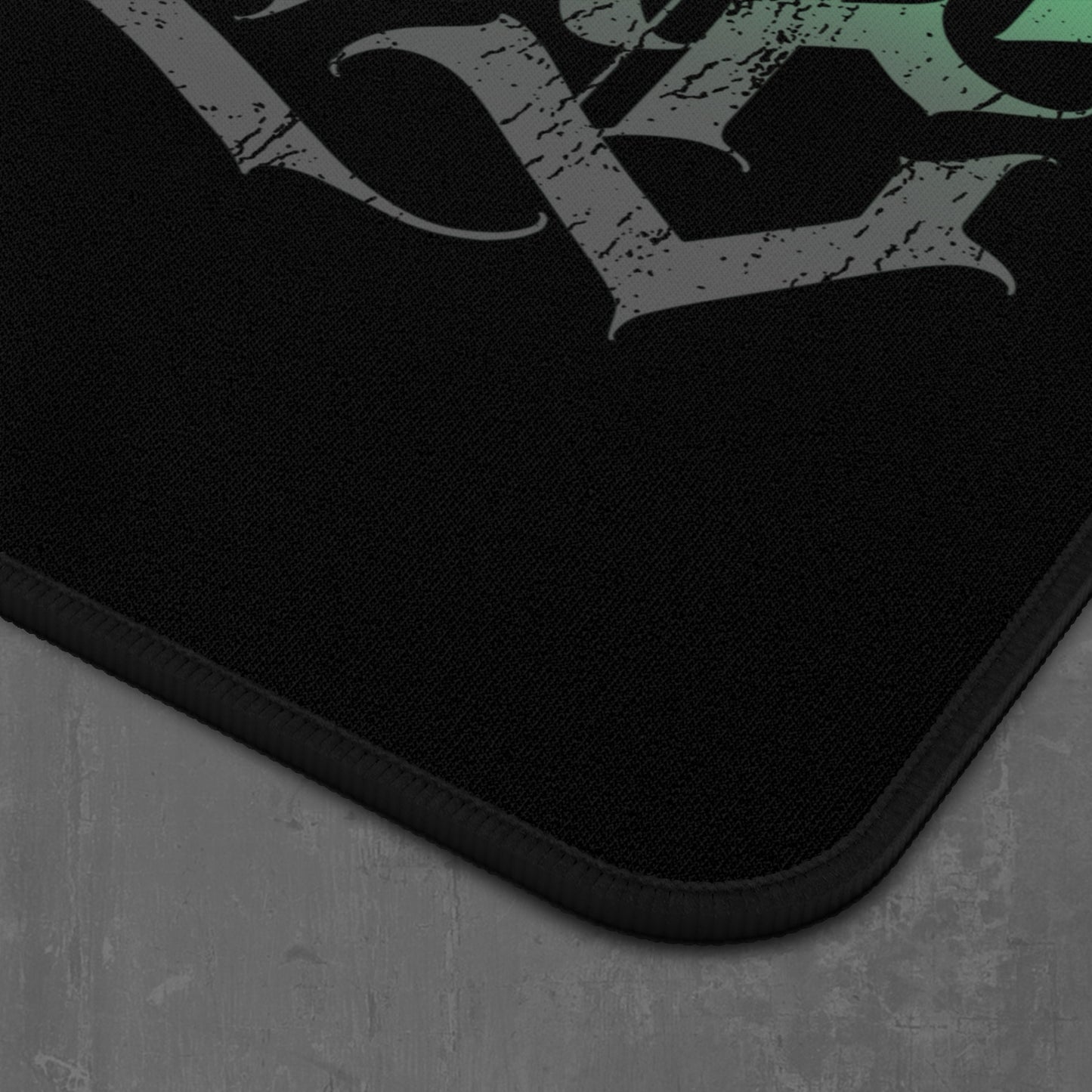 BANSHEE SKULL DESK MAT