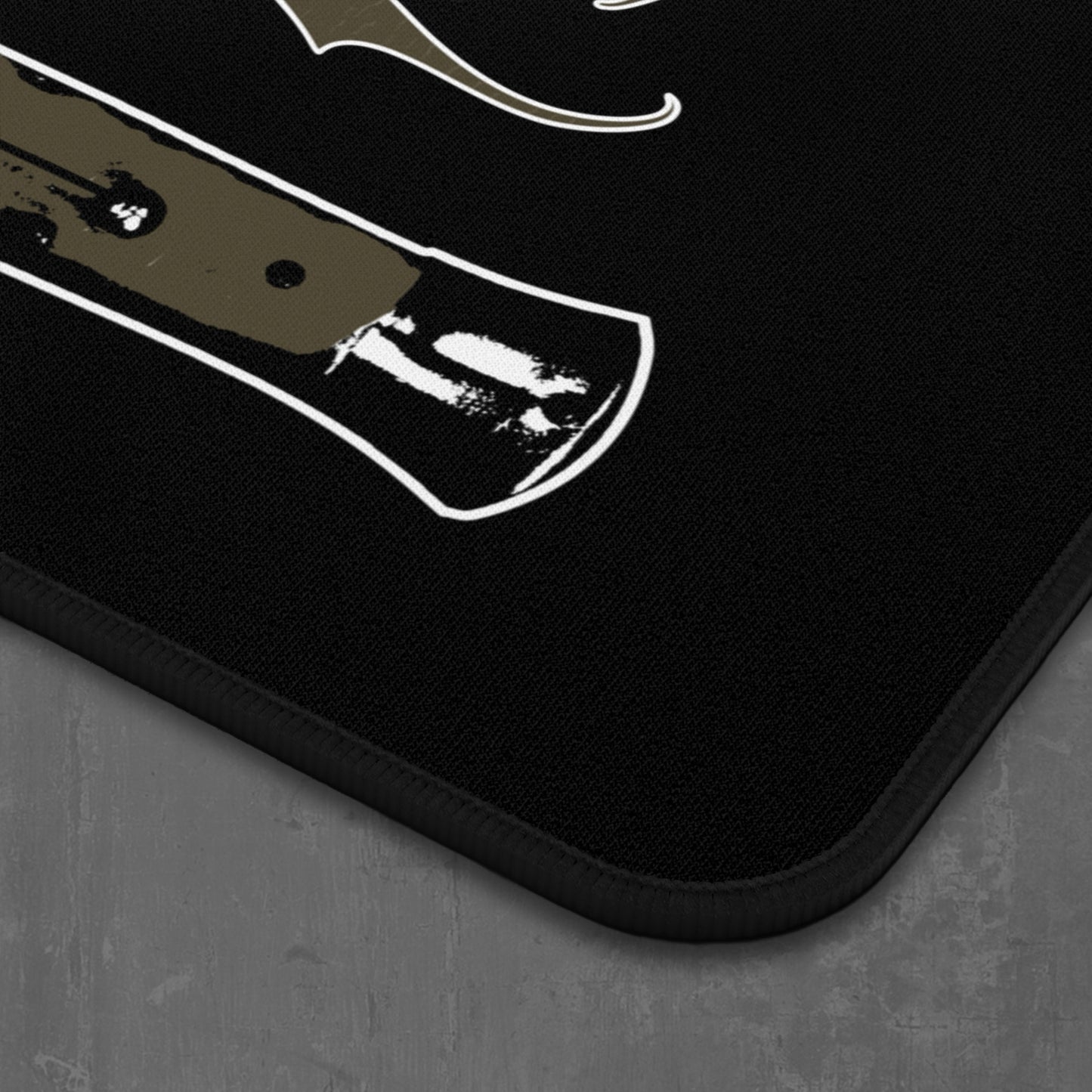 BANSHEE SWITCHBLADE DESK MAT