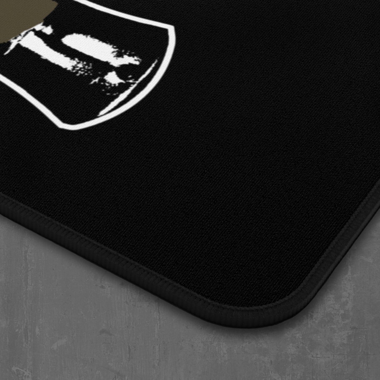 BANSHEE SWITCHBLADE DESK MAT